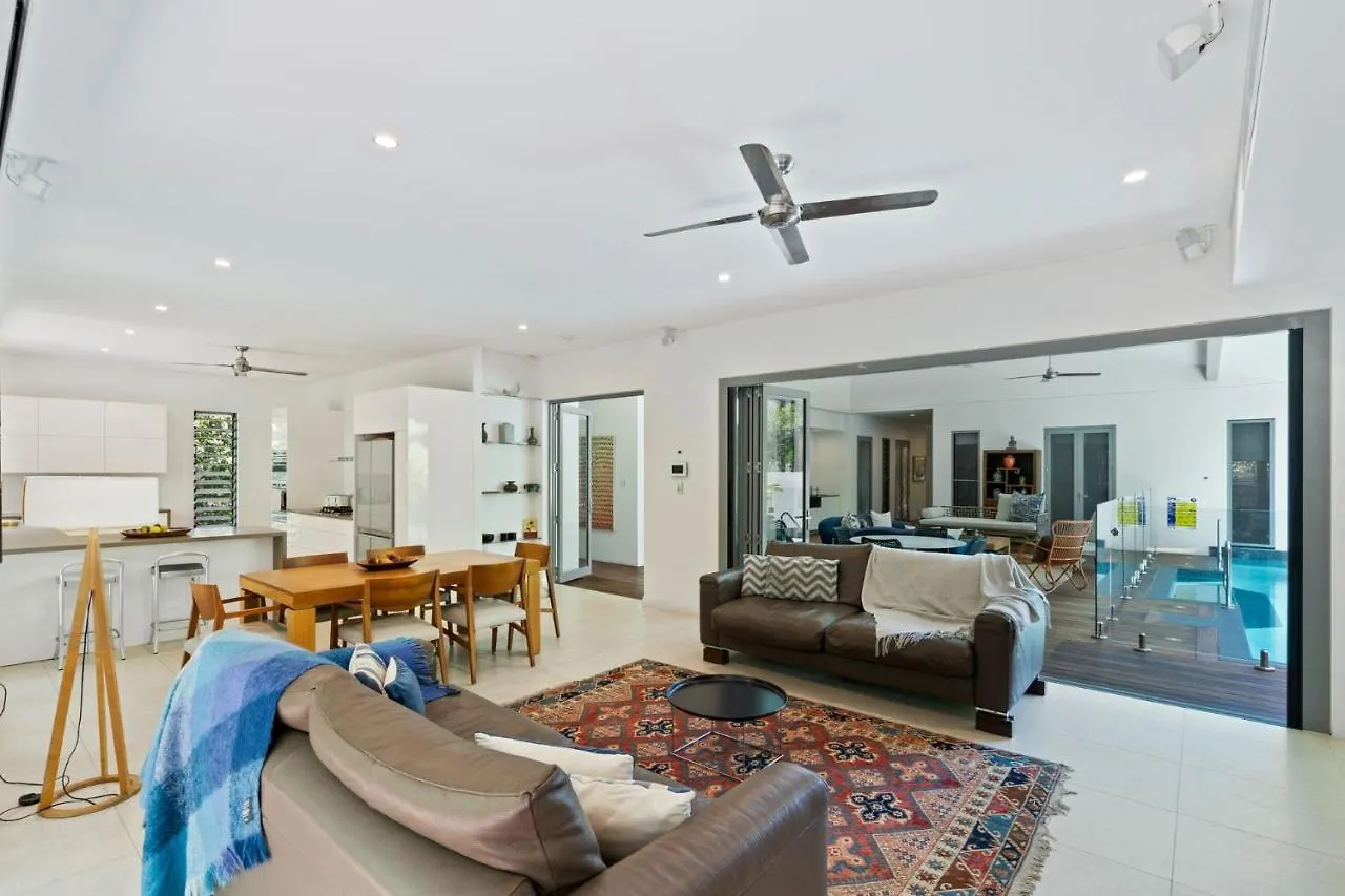 Belle Escapes 60 Ocean Palm Cove Villa Australia