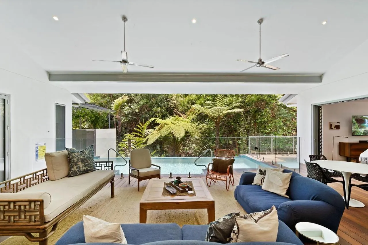 Belle Escapes 60 Ocean Palm Cove Villa