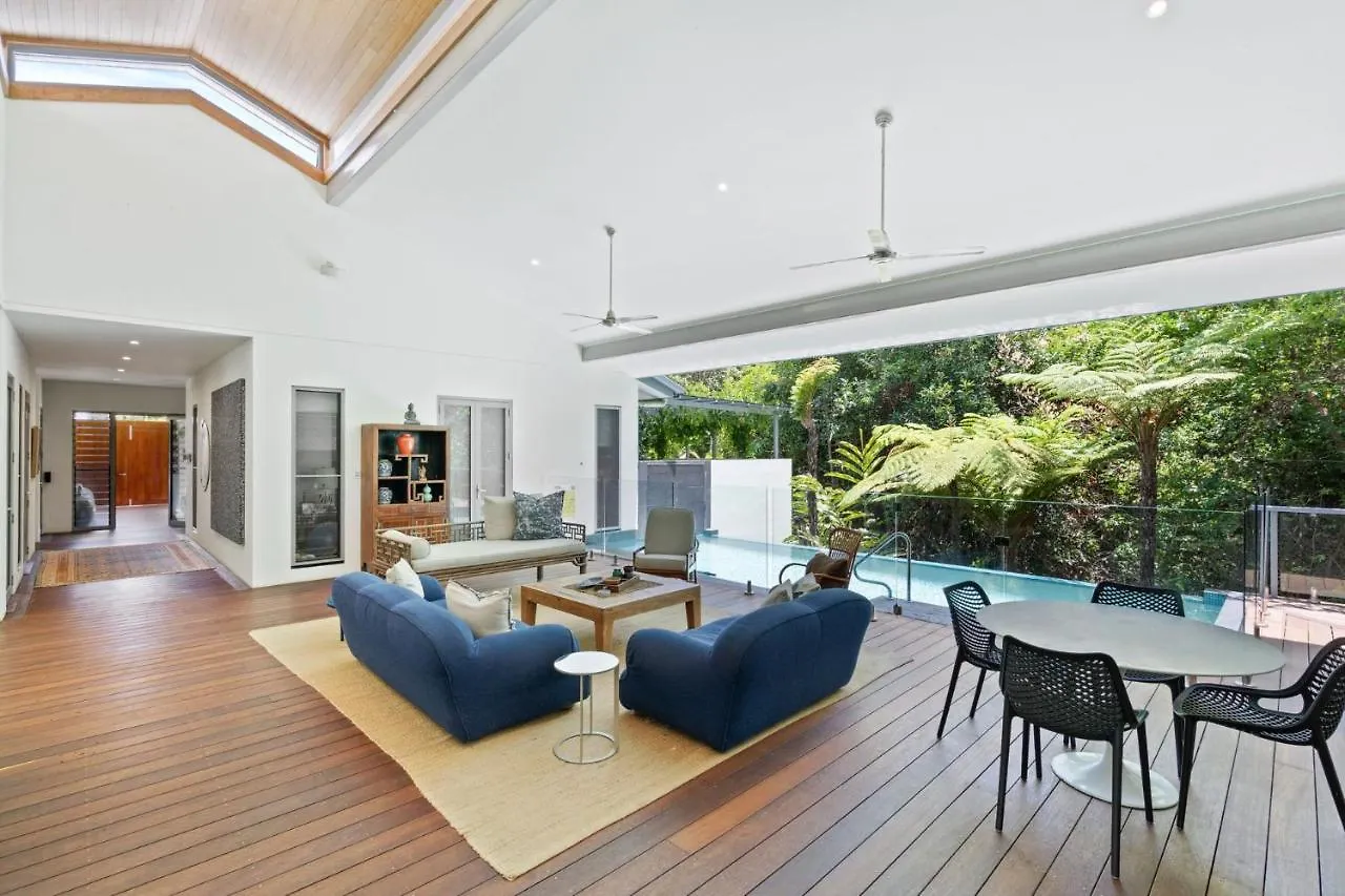 Belle Escapes 60 Ocean Palm Cove Villa Holiday home