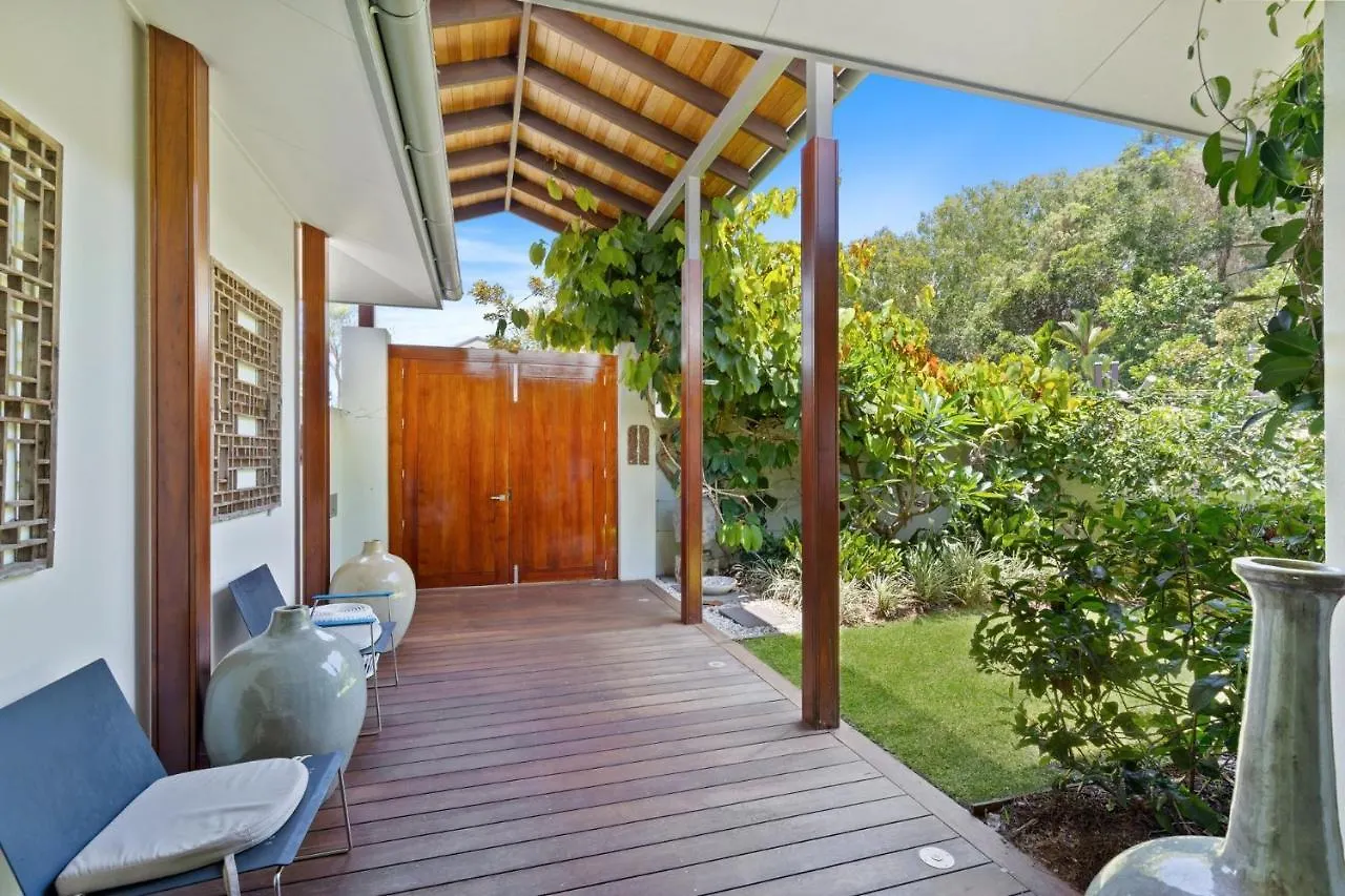 Belle Escapes 60 Ocean Palm Cove Villa